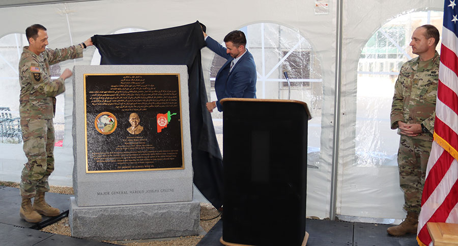LT. General Robert L. Marion & Mr. Mark C. Kitz unveil plaque dedicated to MAJ. General Harold Greene